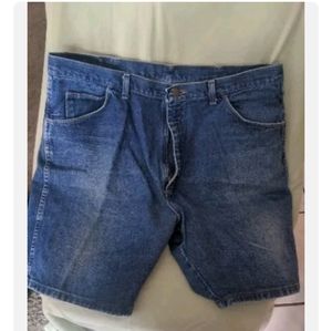Wrangler Classic Men's Jean SHORTS SIZE 40 WITH 8" INSEAM